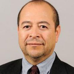 Dr. Luis Vega